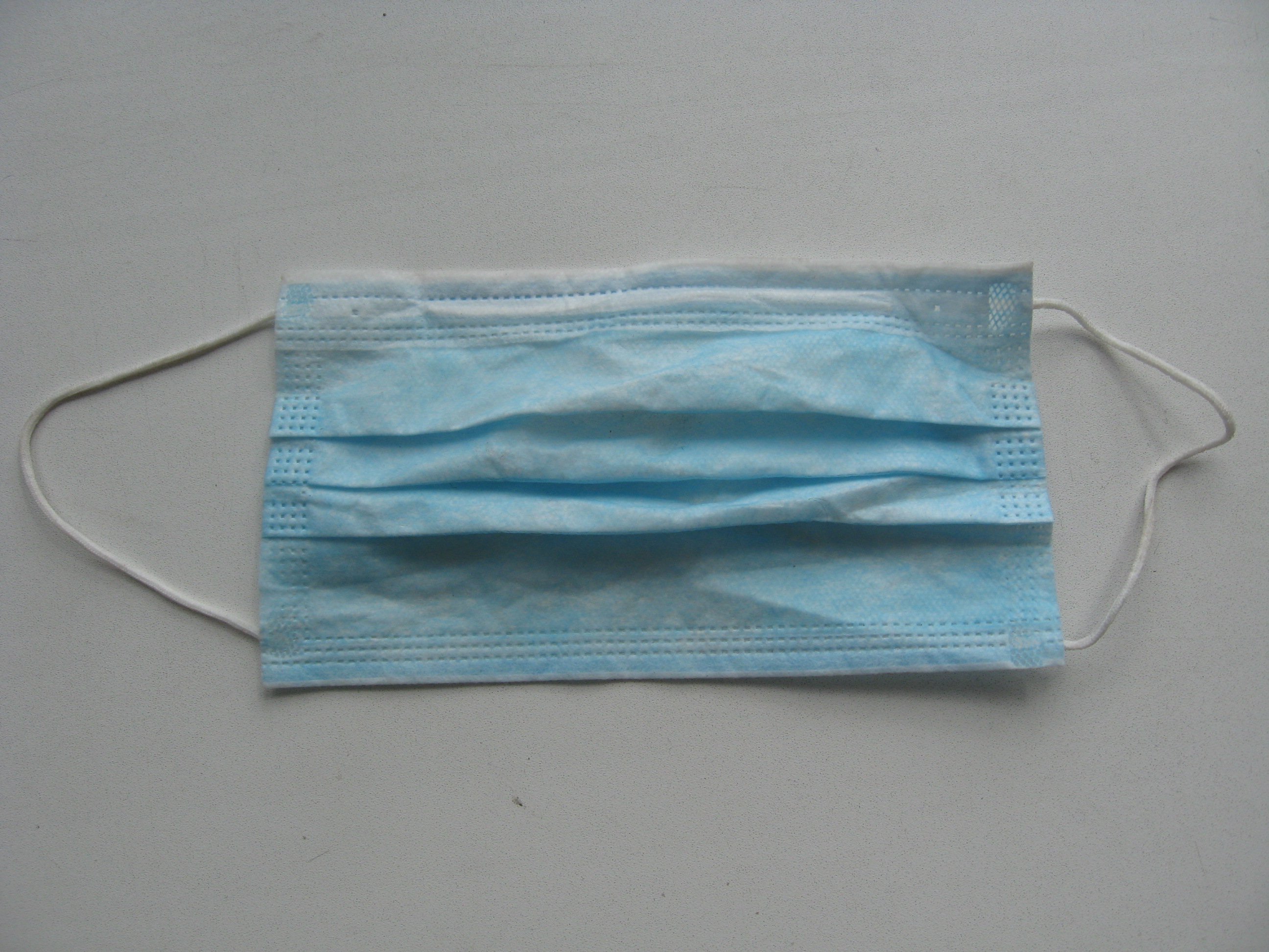 A_surgical_mask_(2017) A_surgical_mask_(2017)